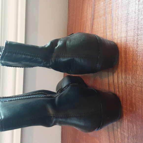 Sam Edelman "Parley" Black Leather Booties with Decorative Zipper | Size 6.5 - Picture 5 of 13